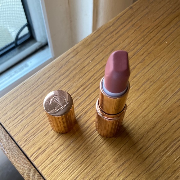 Charlotte Tilbury Matte Revolution - super model - Picture 1 of 5